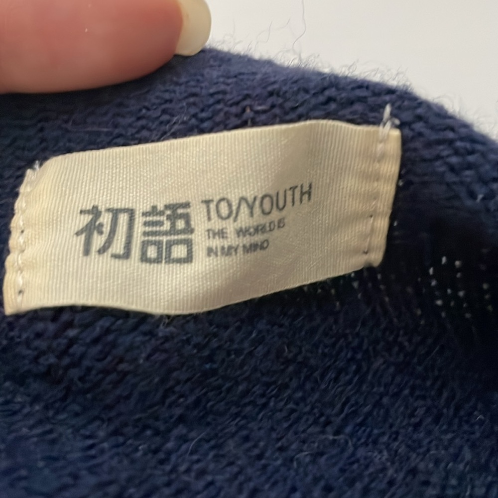 Sweater - Picture 5 of 5